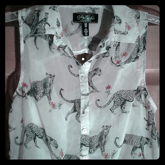 Pretty Little Liars Aeropostale shirt & necklace ☺ - Picture 1 of 8