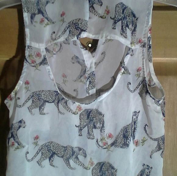 Pretty Little Liars Aeropostale shirt & necklace ☺ - Picture 3 of 8