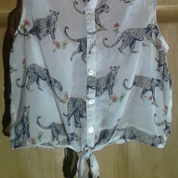 Pretty Little Liars Aeropostale shirt & necklace ☺ - Picture 5 of 8