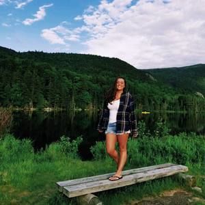 Meet your Posher, Olivia