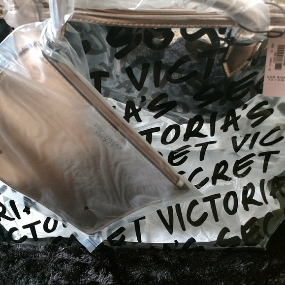 ๐ผ1 Left๐ผ Victoria's Secret Tote Bag - Picture 3 of 5