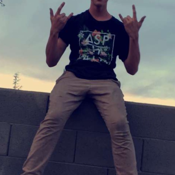 Meet your Posher, Mitchell - Picture 1 of 1