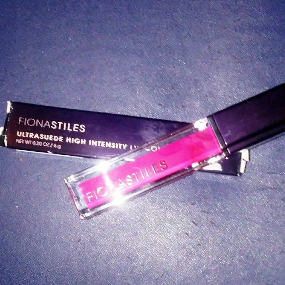 Fiona Stokes Ultrasuede Lip color GRAND