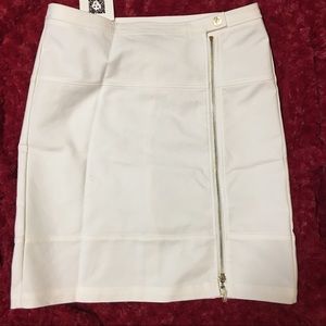 NWT Anne Klein off white pencil skirt size 6 NWT Anne Klein off white pencil skirt size 6