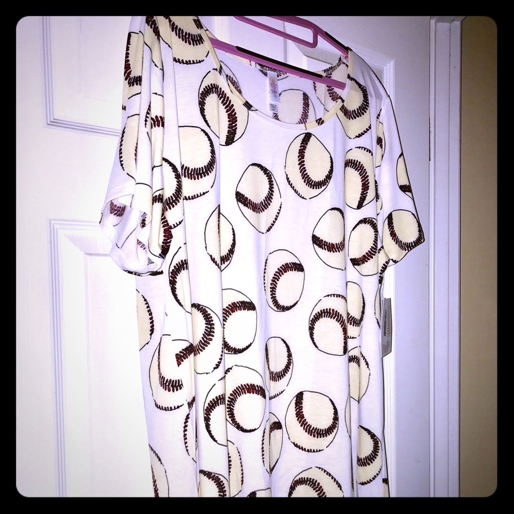 Sold👍🏼❤️🦄Lularoe Baseball 3XL Classic Tee