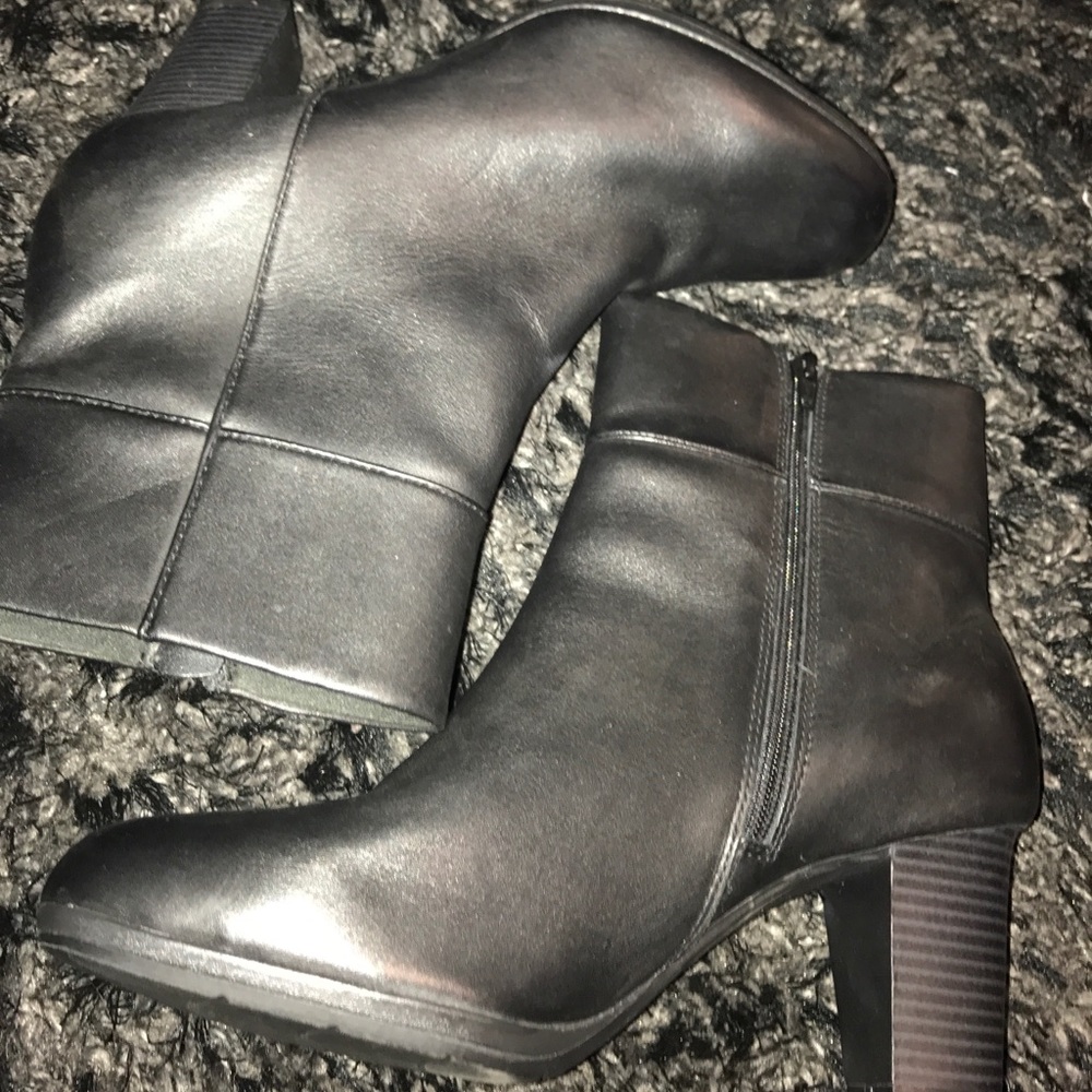 CLARKS BLACK BOOTIES