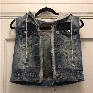 Adorable cropped denim vest w/ hood