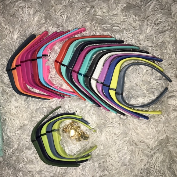 24 Fitbit flex bands - Picture 2 of 2