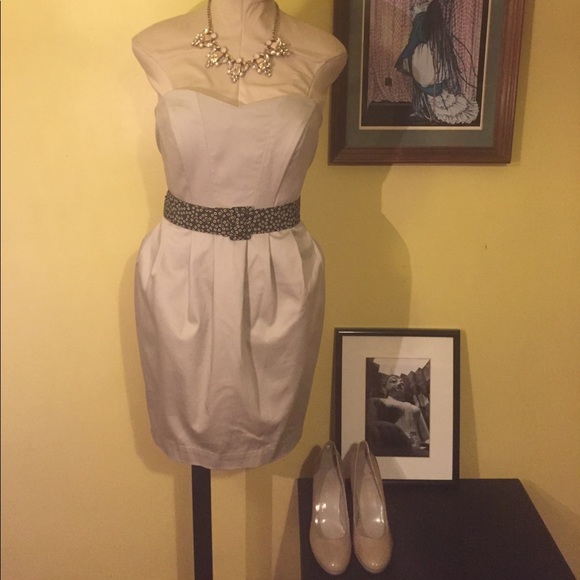 H&M Dresses & Skirts - 🦋H&M Sweetheart Lined, Strapless Dress🦋
