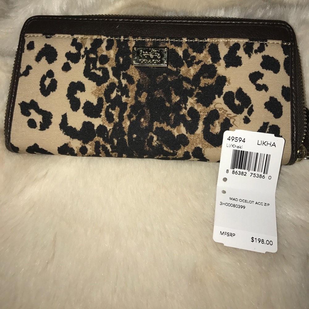 Coach zipped wallet