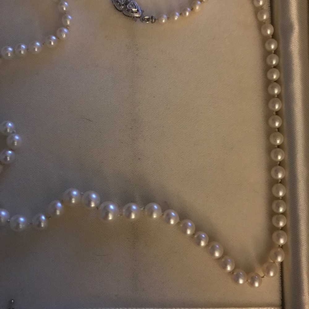 1950's Lady  Alice cultured pearls. Authentic