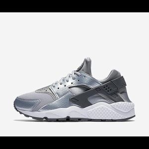 Gray Nike Air Huaraches - Size 9