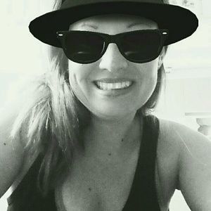 Meet your Posher, Catia