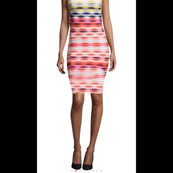 Trina Turk 'Felina' sheath dress 🌈 - Picture 7 of 7