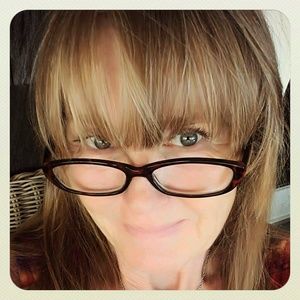 Meet your Posher, Deb