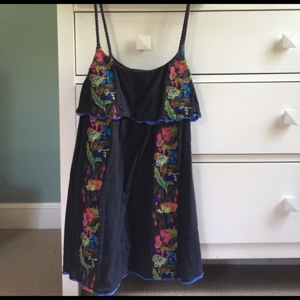 FreePeople Embroidered Dress 🌺 🌻💐🌷🌹