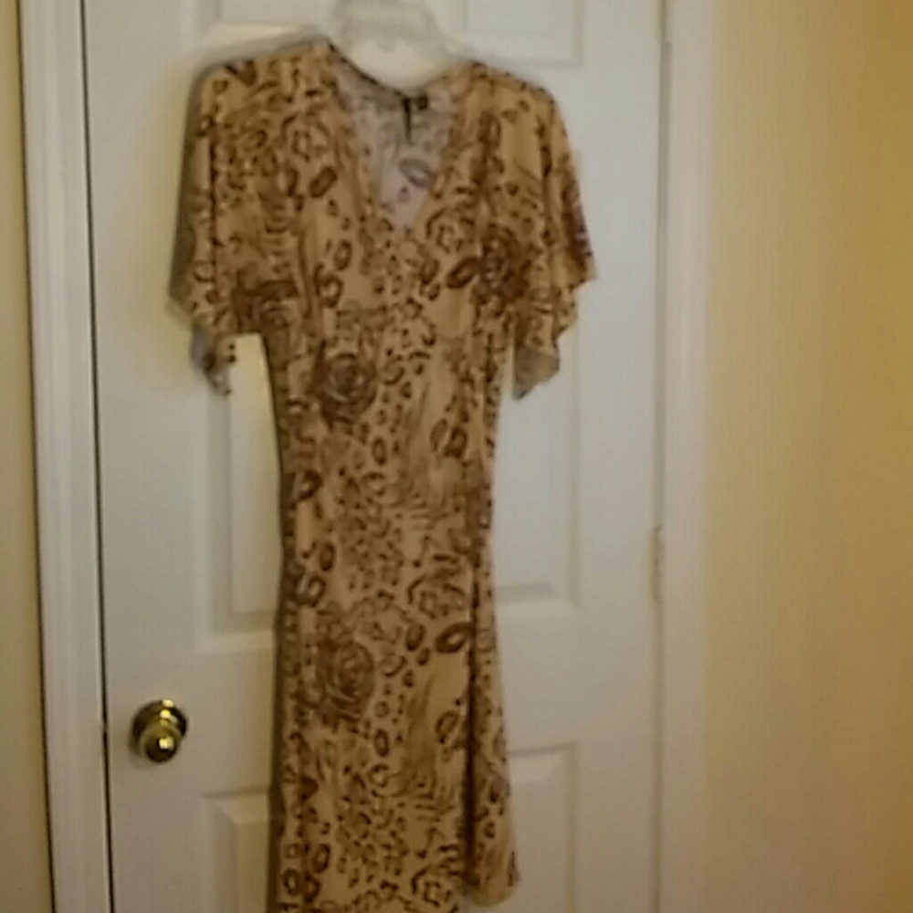 Essentials by Milano Leopard print Dress