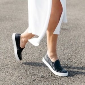 STUARTWeitzman 9.5W slip on black leather sneaker