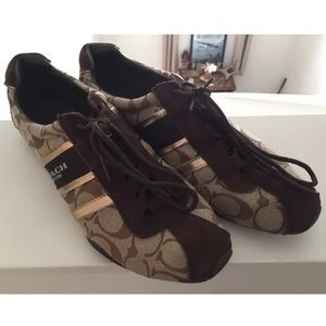 COACH SIGNATURE SIZE 9.5