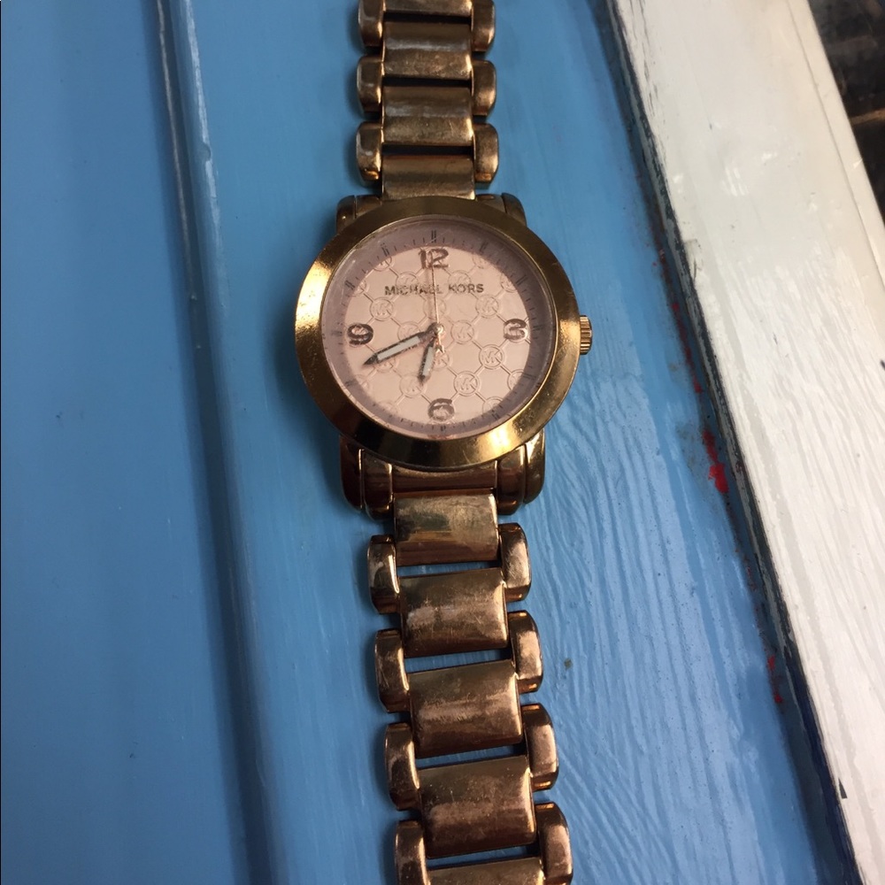 Michael Kors rose gold watch