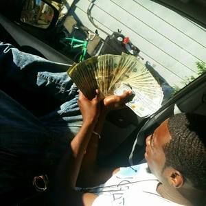 Meet your Posher, Front