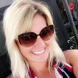 Meet your Posher, Leah