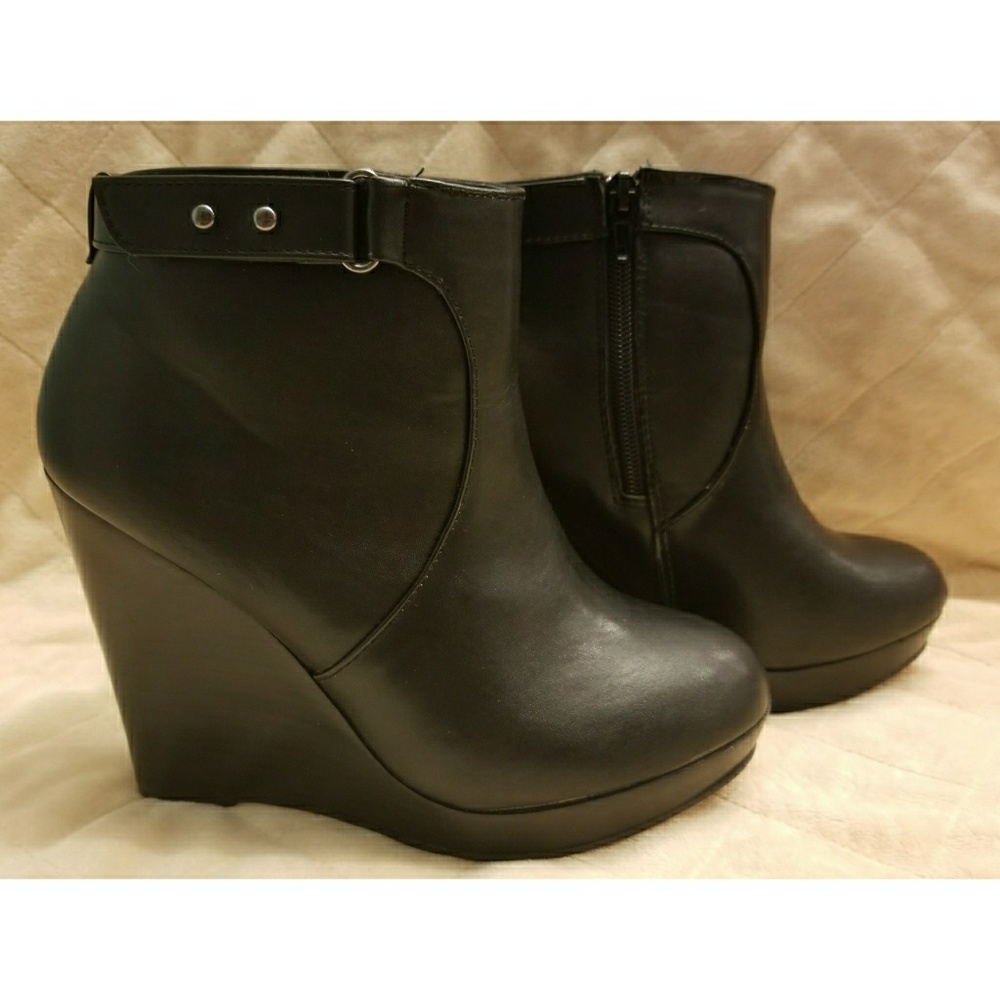 Wooden Wedge Booties