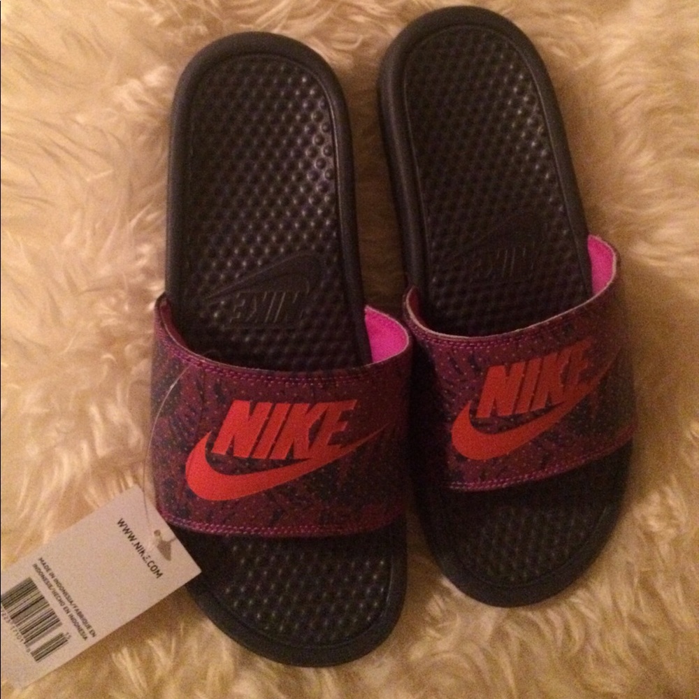 Nike Women's Benassi Slide sz 10