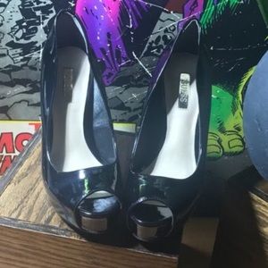 GUESS :| Honora PEEP-Toe Platform Heels.BLACK.5.5. GUESS :| Honora PEEP-Toe Platform Heels.BLACK.5.5.