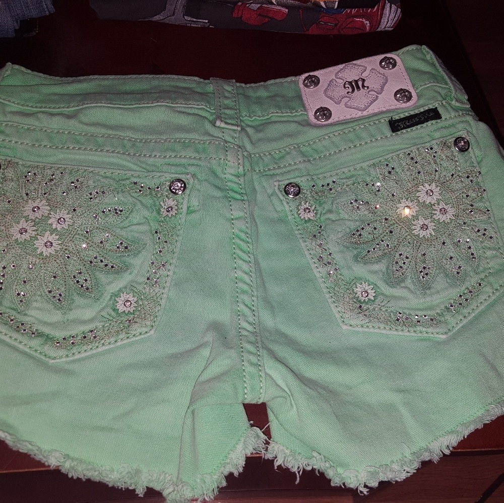 Miss Me, neon green jean shorts sz 27