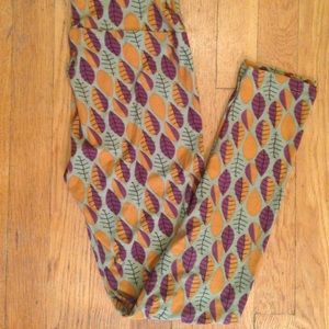 Moving Sale! 4/$30 Brand New Leaf Leggings