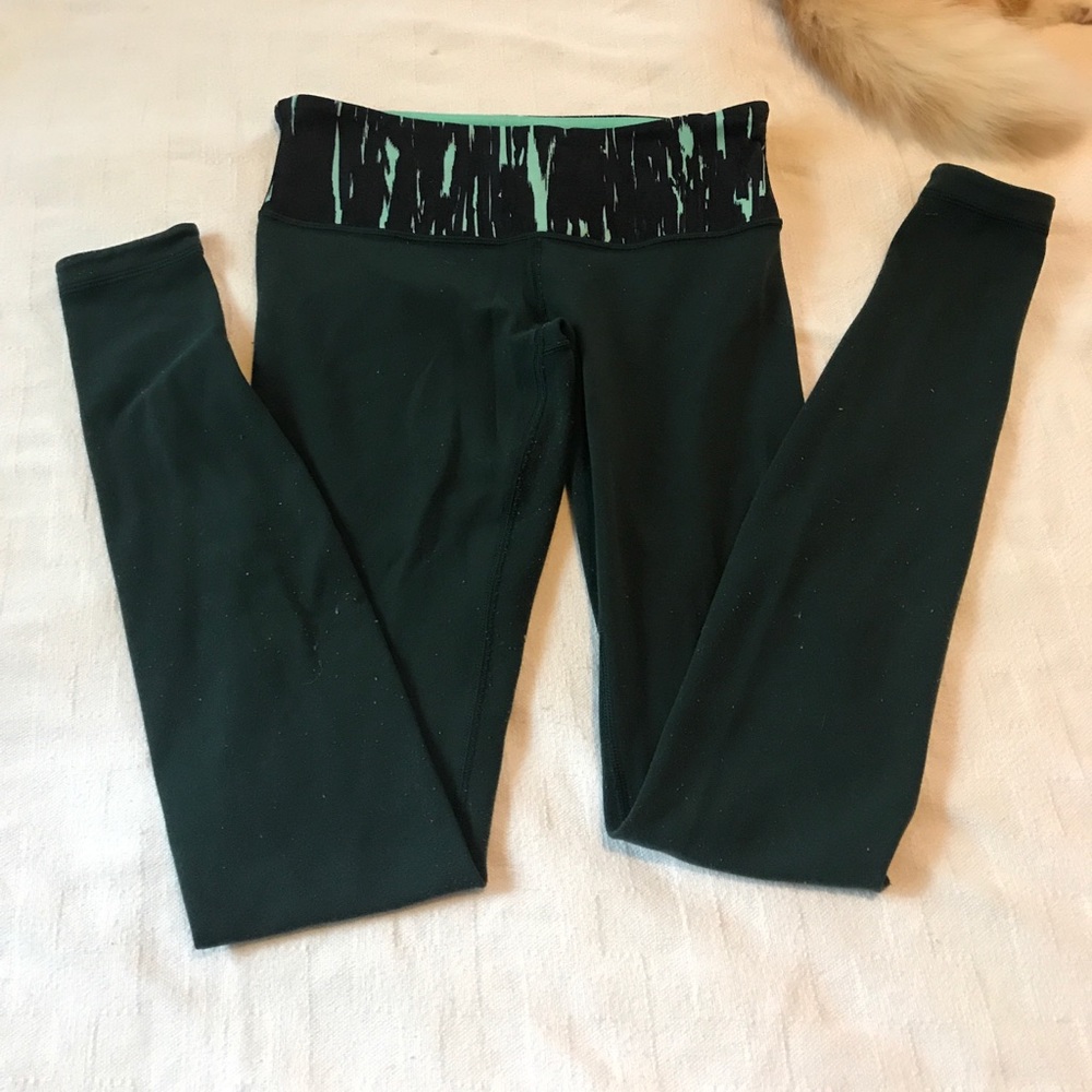 Dark Green/Mint reversible used Lululemon Leggings