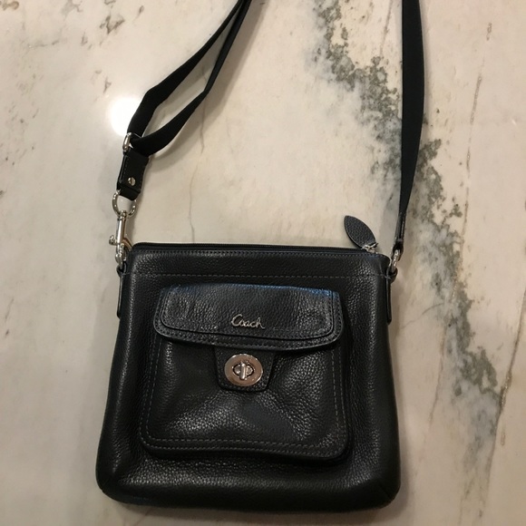 Coach genuine leather shoulder bag - Picture 2 of 2