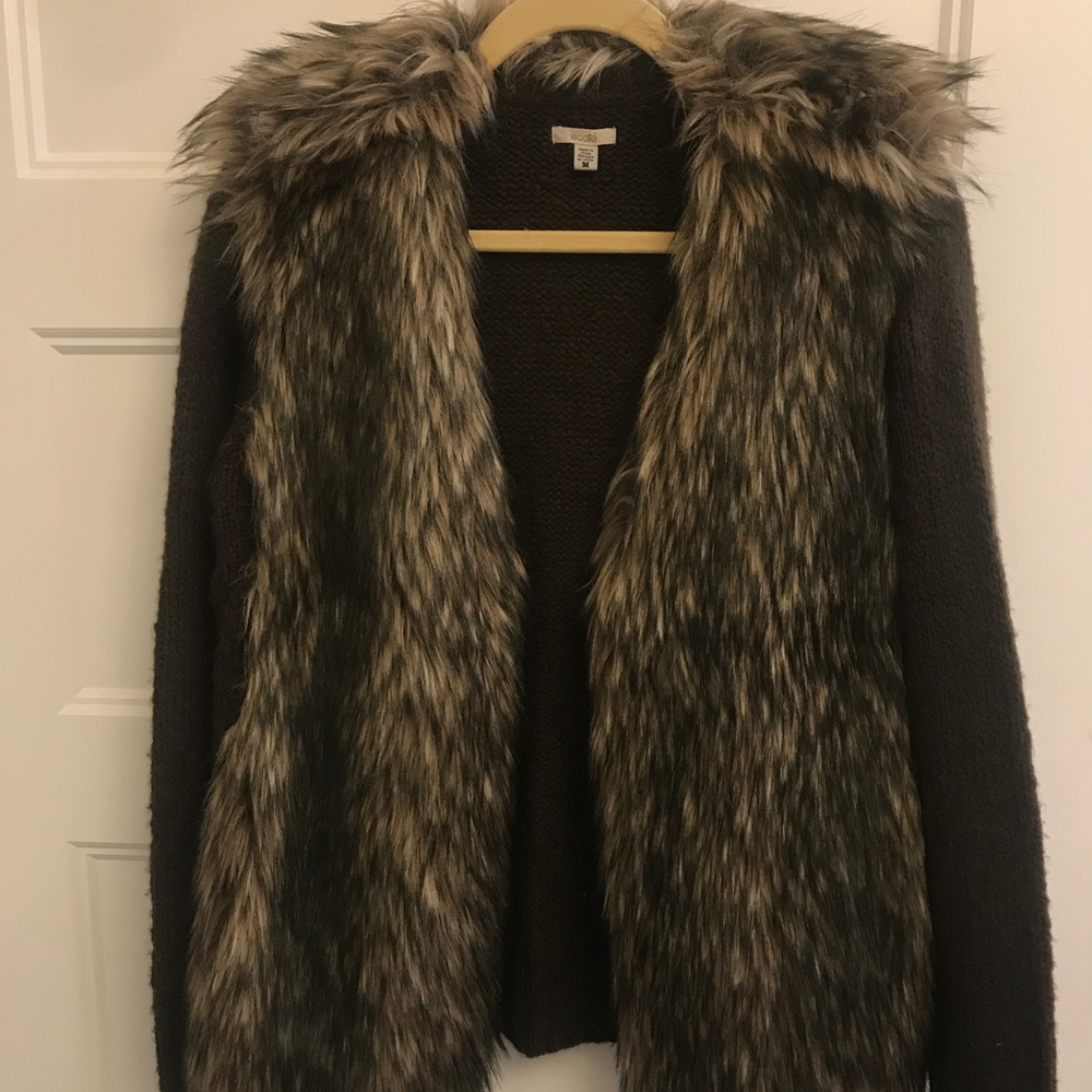 Fur sweater/cardigan