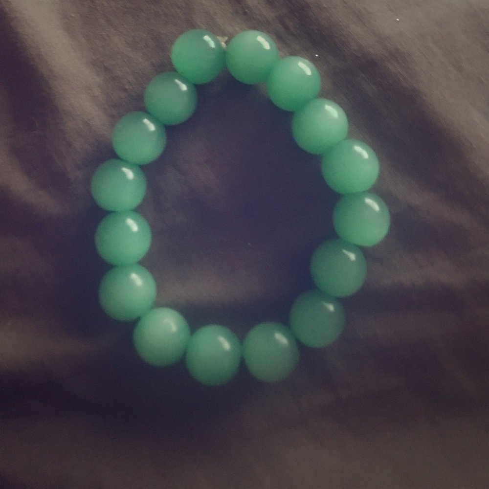 Beautiful Jade bracelet!!! I have many more pieces