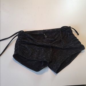 Onzie Hot Yoga Shorts BRAND NEW