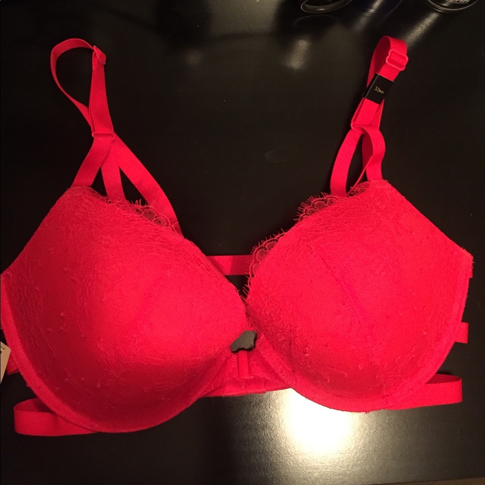 **SOLD**NWT Red VS push-up bra