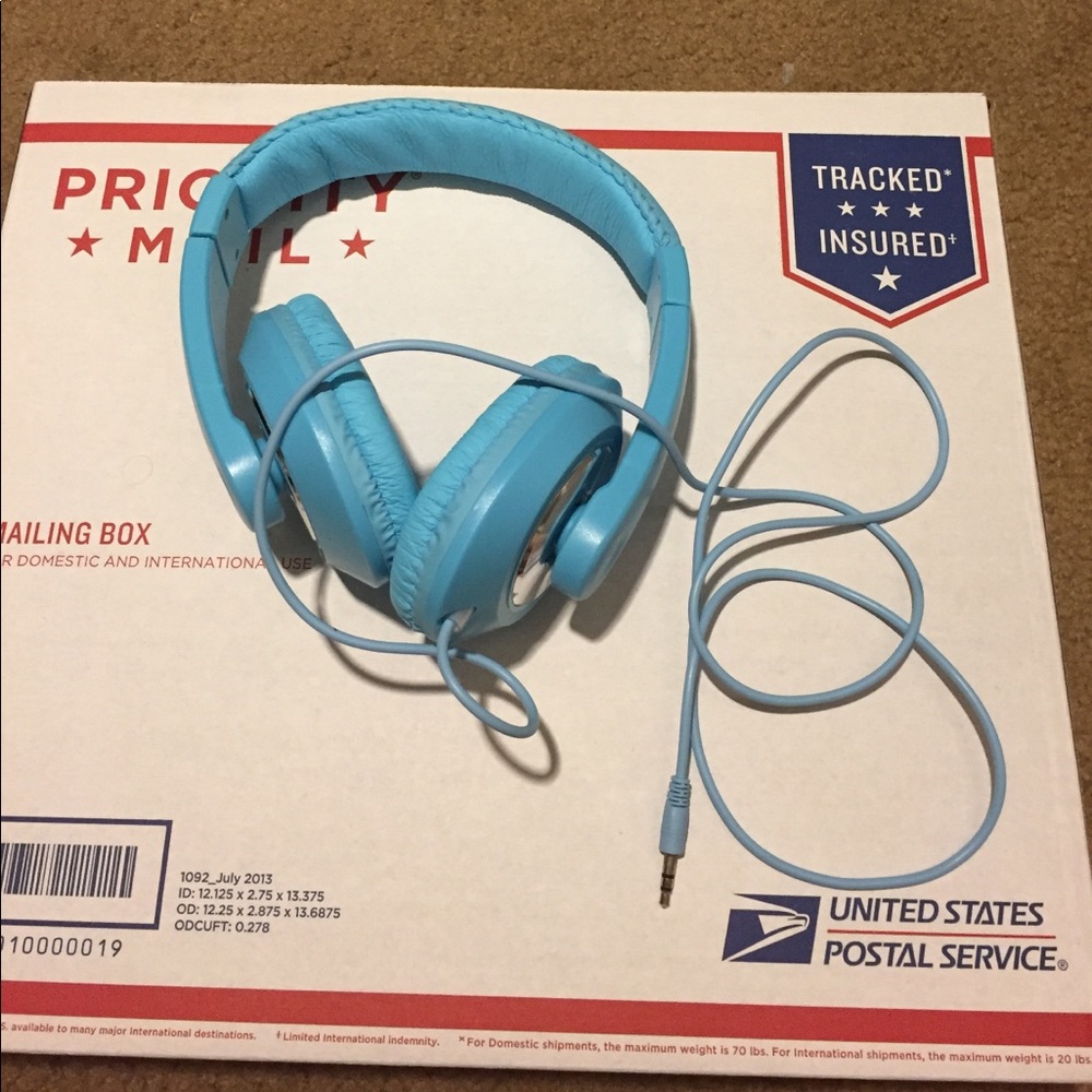 Pretty blue headphones