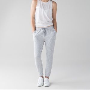 Lululemon Jet Crop Slim Grey EUC