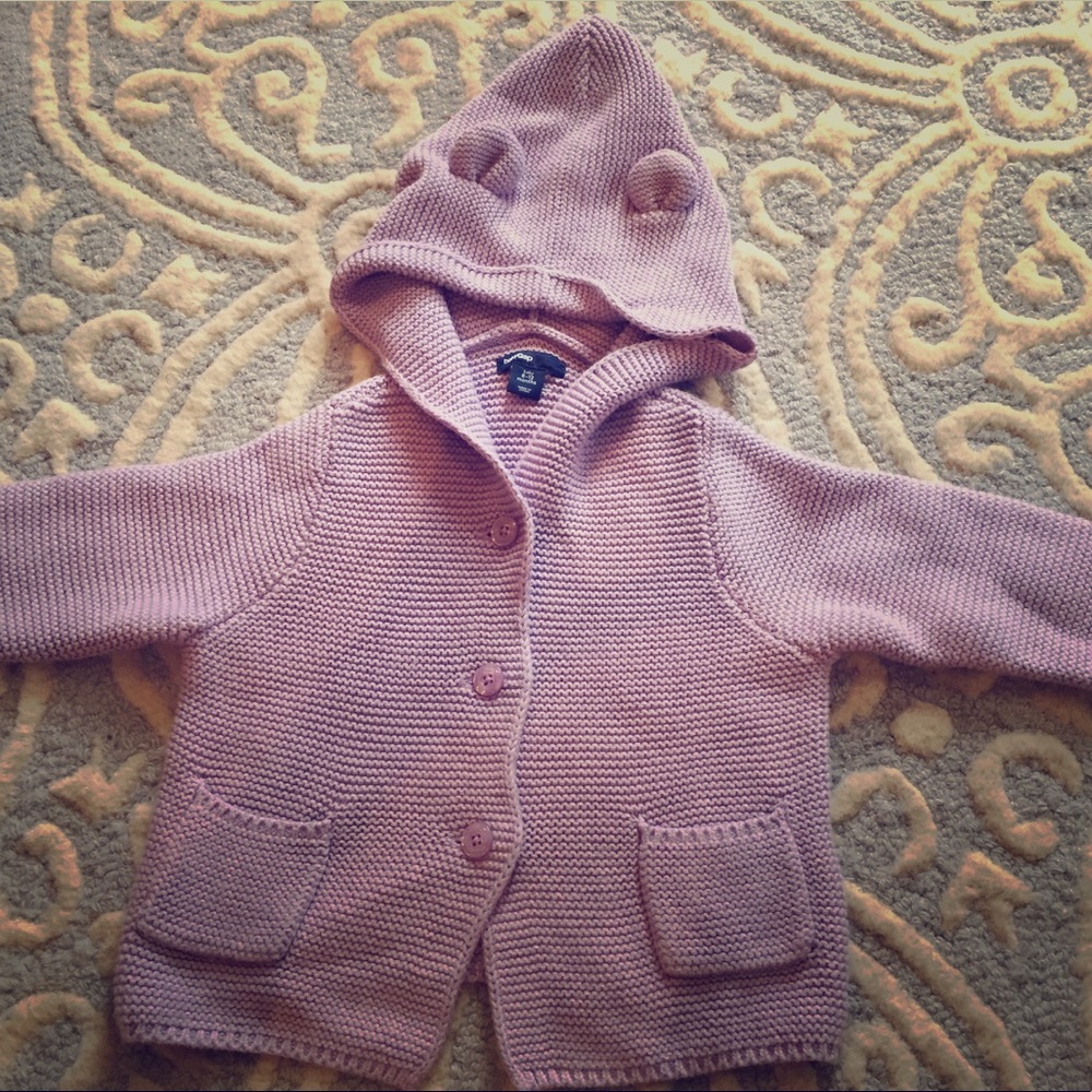 Gap knot sweater and booties (new)