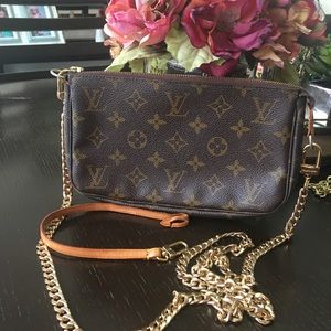 Louis Vuitton pouchette -chain crossbody Louis Vuitton pouchette -chain crossbody