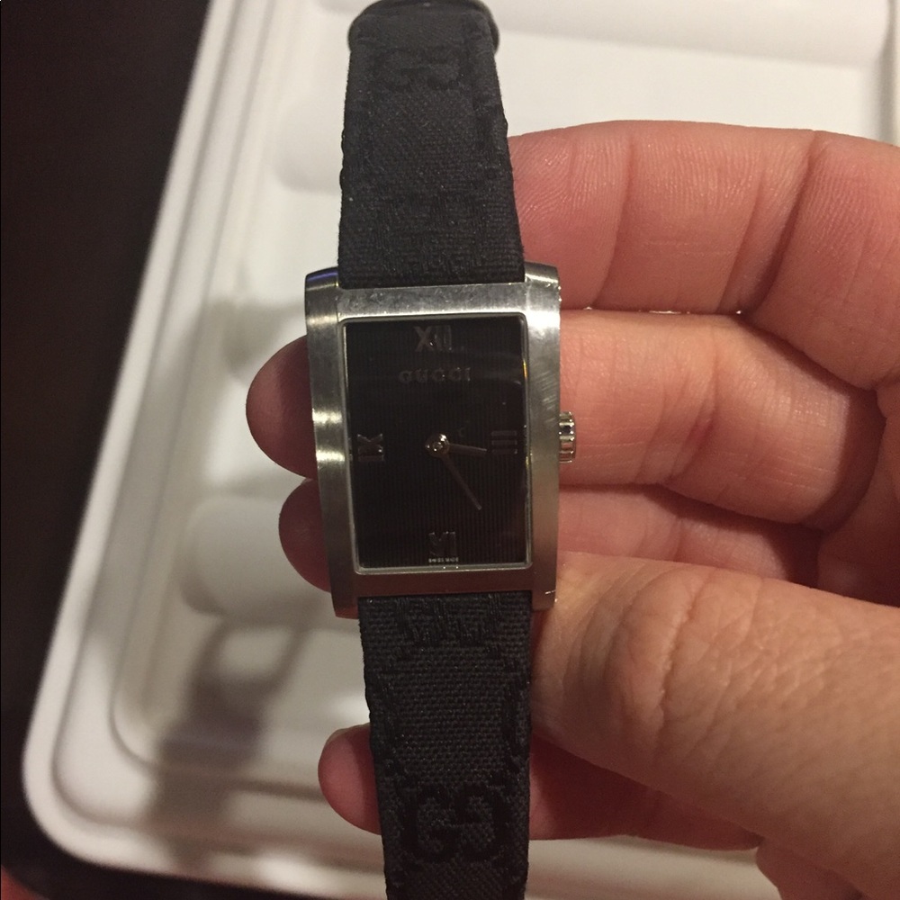 100% authentic Gucci watch