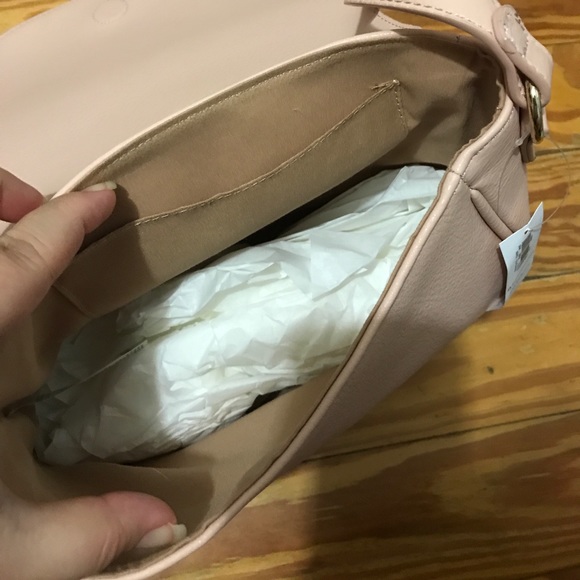 Old Navy Crossbody - Picture 3 of 8