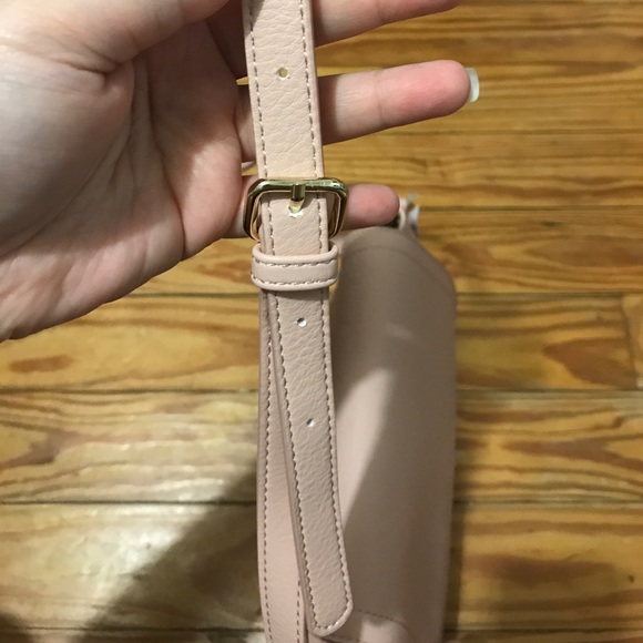 Old Navy Crossbody - Picture 4 of 8
