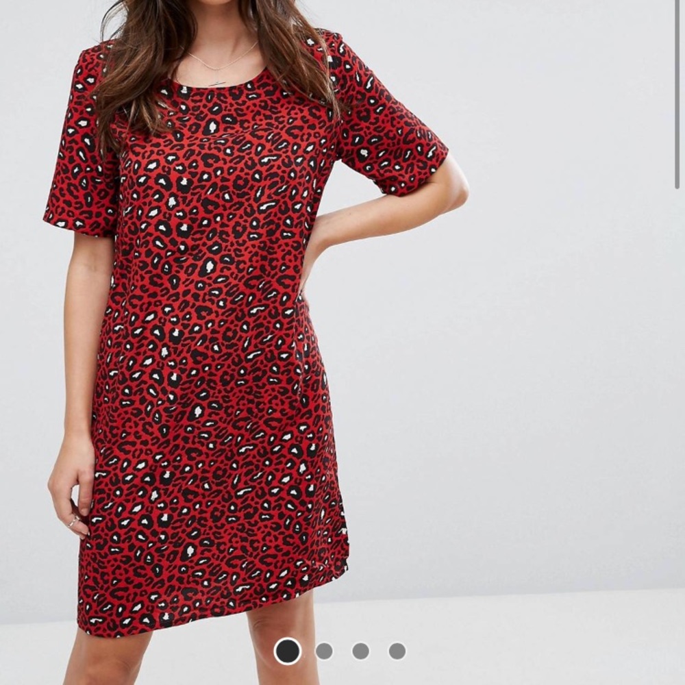 Red leopard shift dress 🐯 ANIMAL PRINT- SIZE L