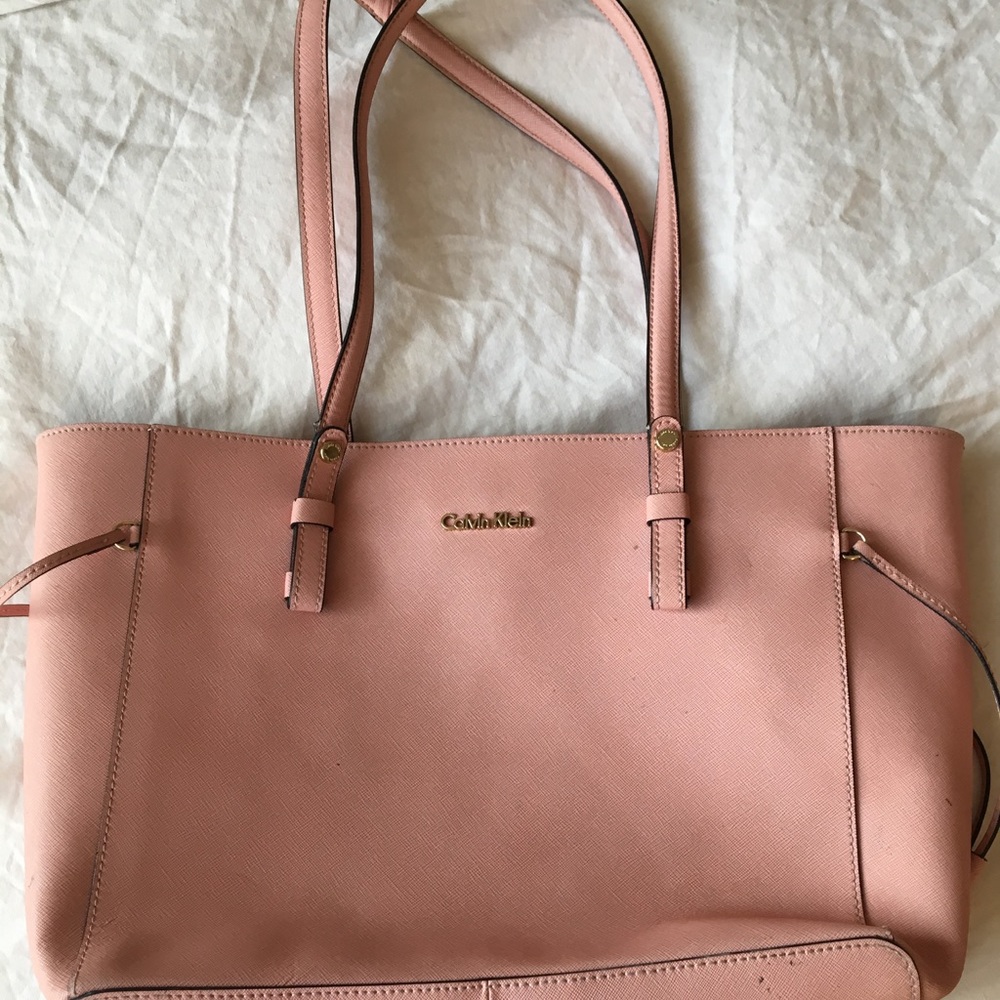 Calvin Klein shoulder bag. Amazing condition!