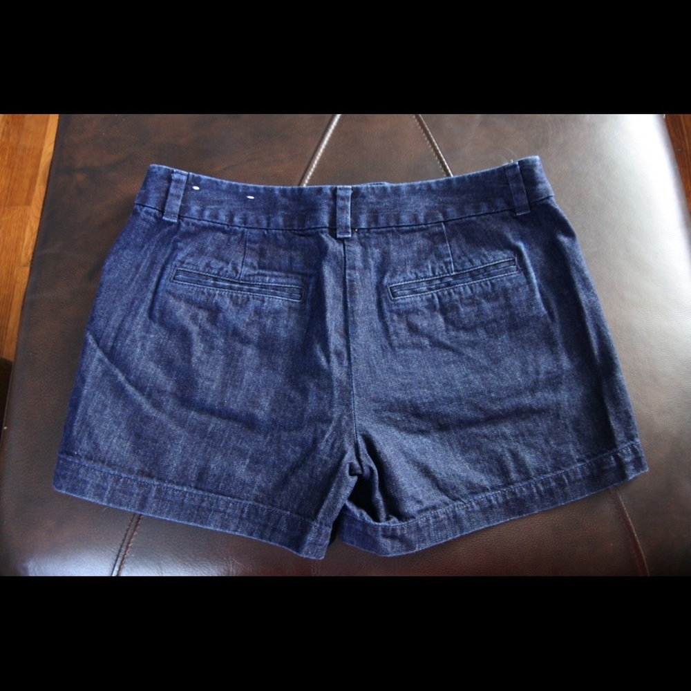 Loft Shorts - Picture 2 of 3