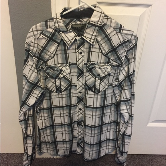 BKE Plaid Button - Picture 1 of 1