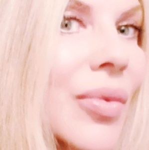 Meet your Posher, Nadia