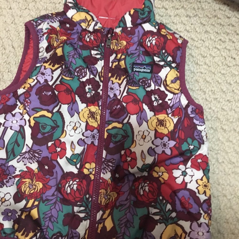 Reversible puff ball vest
